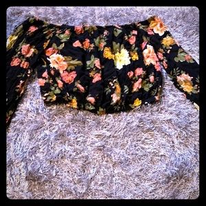 Floral of the shoulder crop top.
